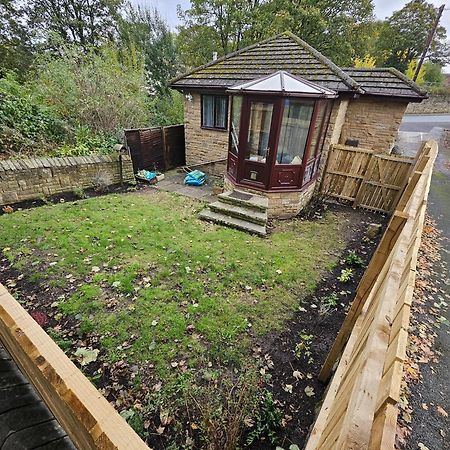 Lister Park Bradford 2Bed Detached Cottage House Parking Cinema Screen Games Room מראה חיצוני תמונה
