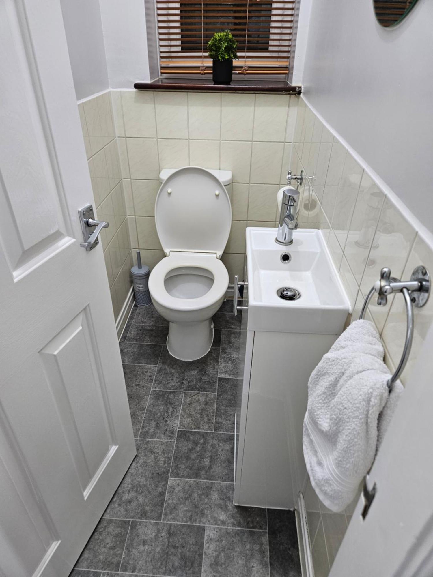 Lister Park Bradford 2Bed Detached Cottage House Parking Cinema Screen Games Room מראה חיצוני תמונה