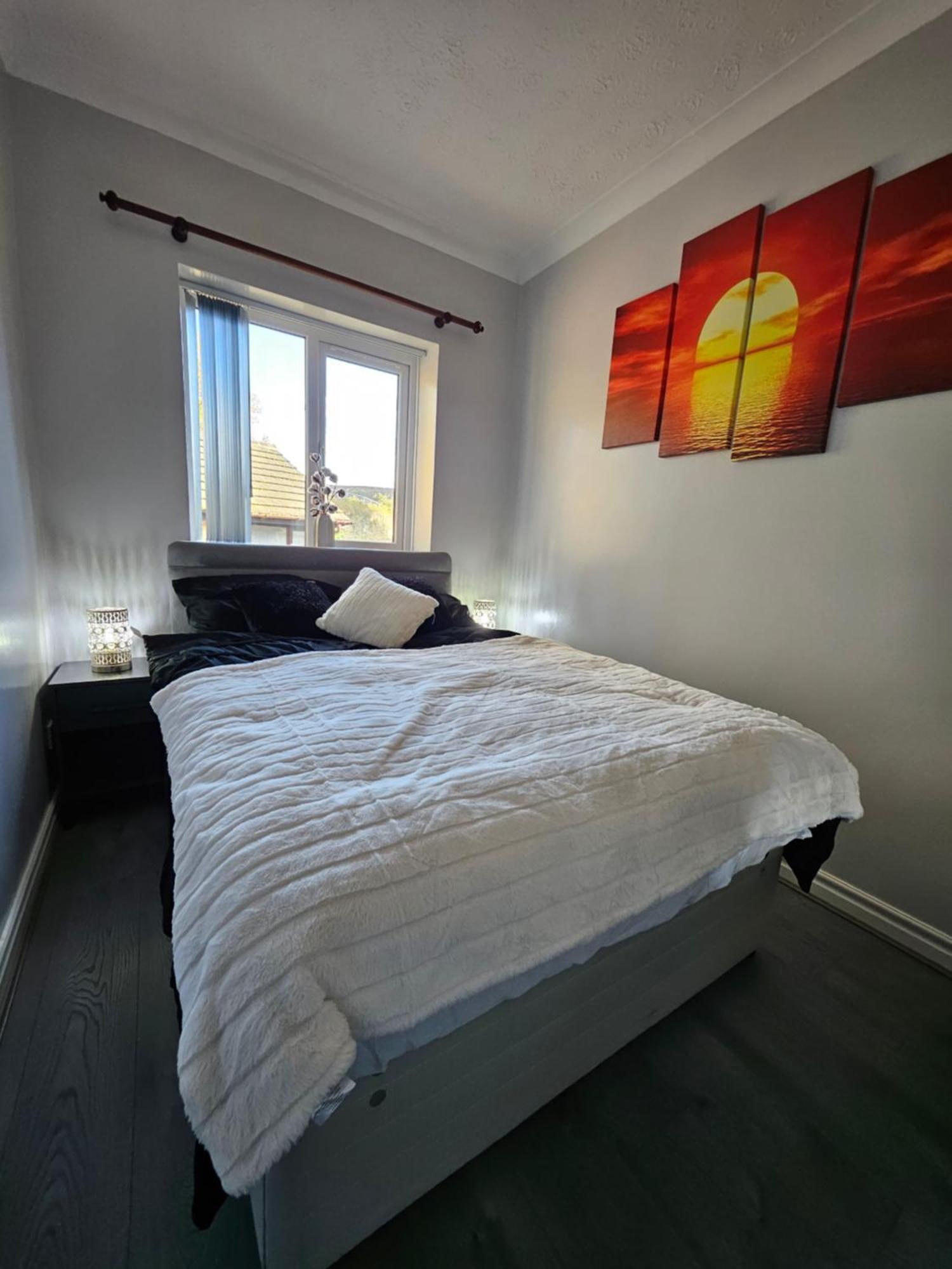 Lister Park Bradford 2Bed Detached Cottage House Parking Cinema Screen Games Room מראה חיצוני תמונה