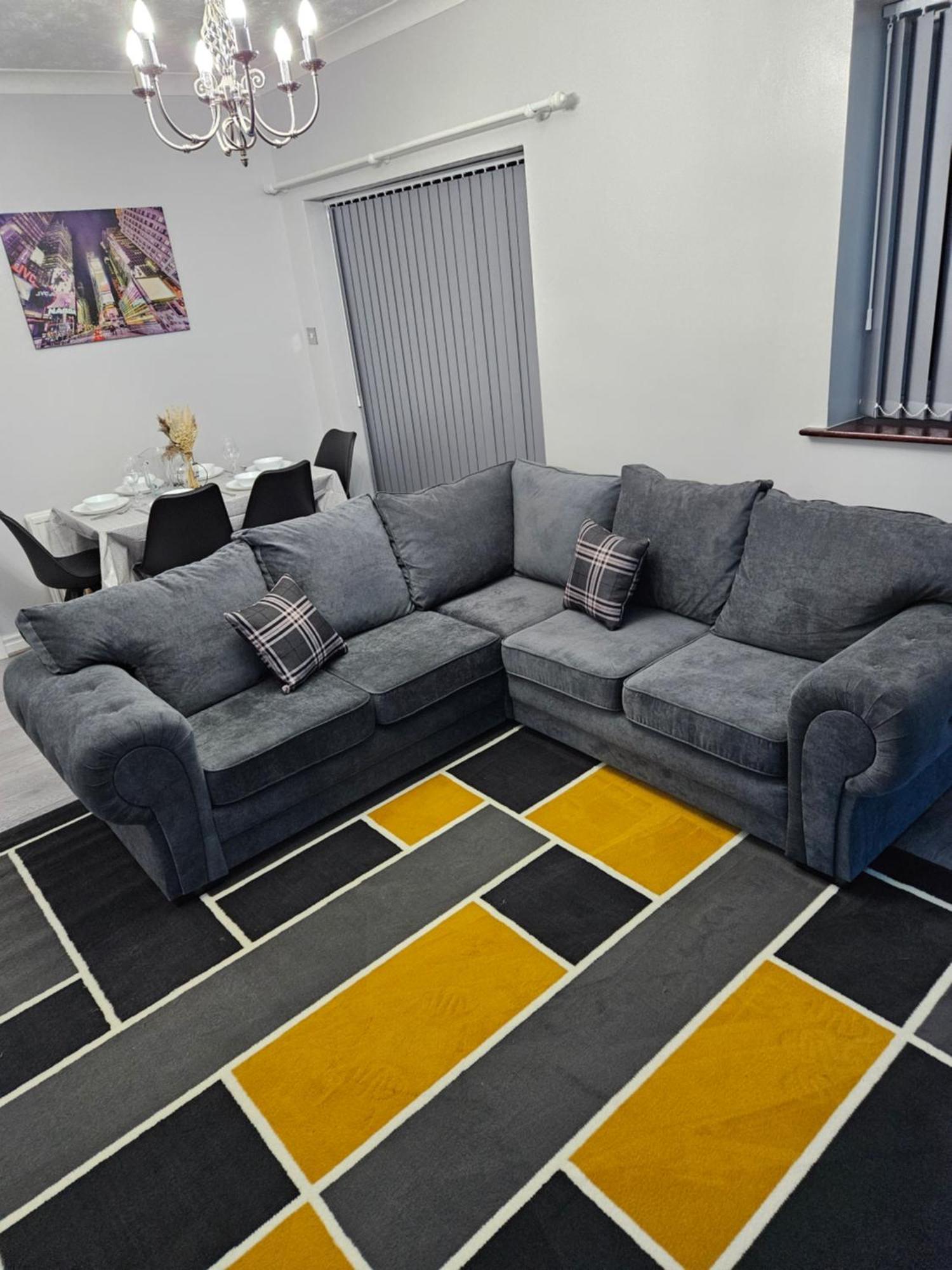 Lister Park Bradford 2Bed Detached Cottage House Parking Cinema Screen Games Room מראה חיצוני תמונה