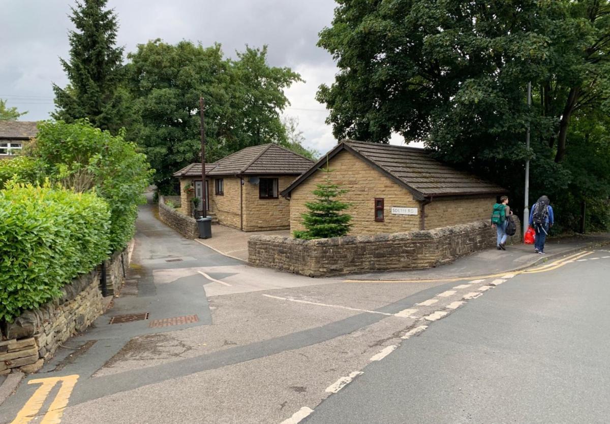 Lister Park Bradford 2Bed Detached Cottage House Parking Cinema Screen Games Room מראה חיצוני תמונה