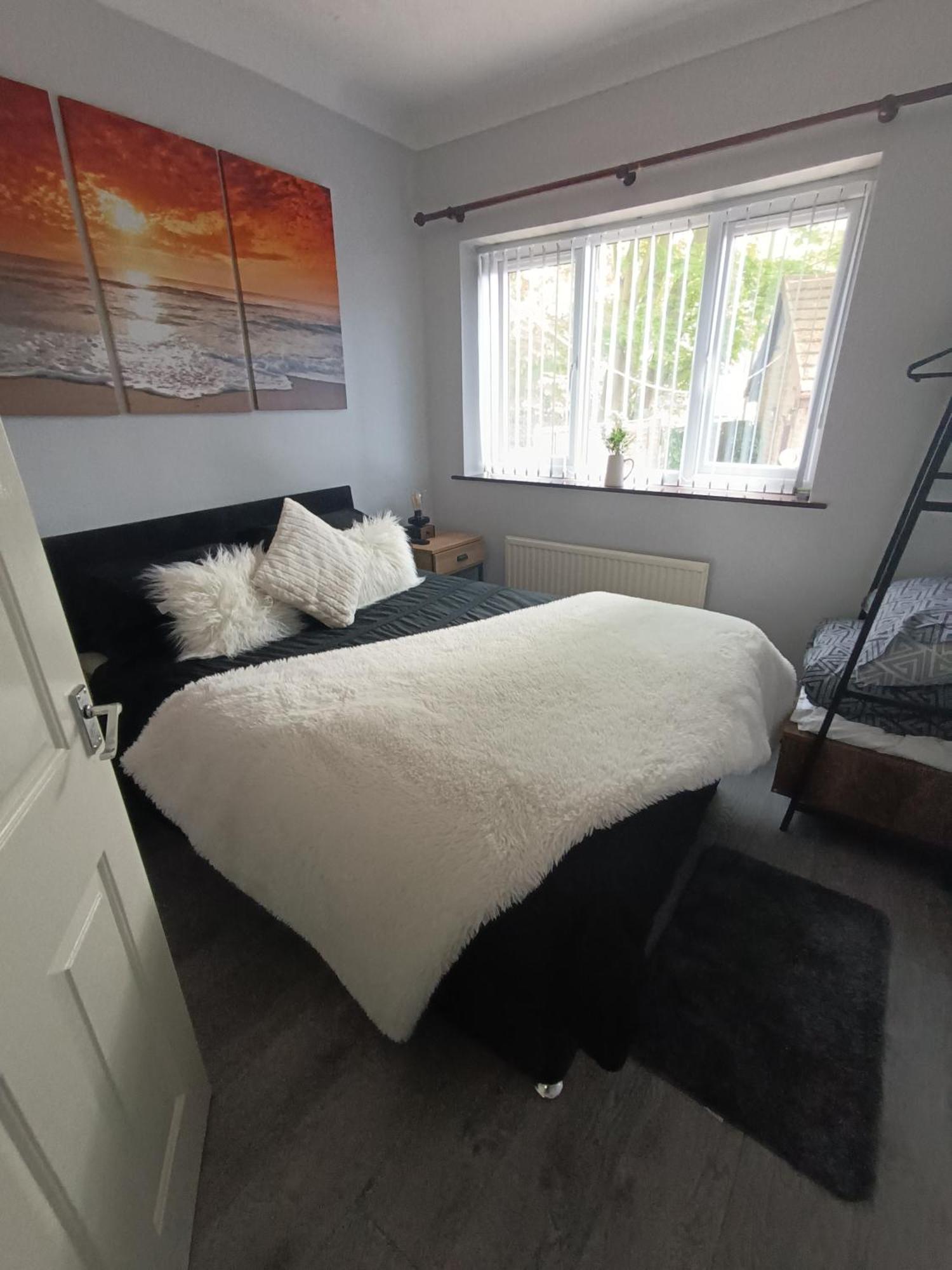 Lister Park Bradford 2Bed Detached Cottage House Parking Cinema Screen Games Room מראה חיצוני תמונה