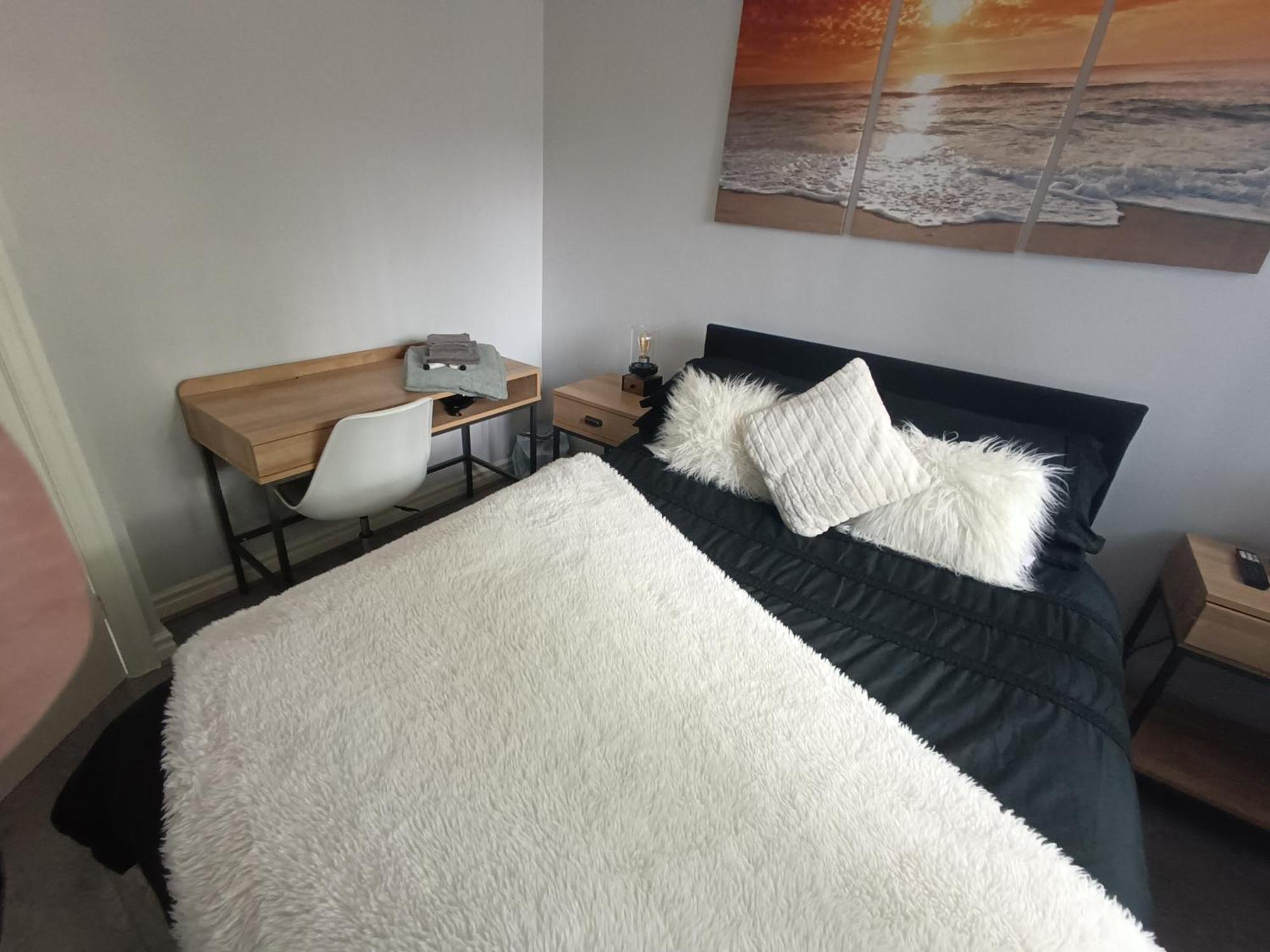 Lister Park Bradford 2Bed Detached Cottage House Parking Cinema Screen Games Room מראה חיצוני תמונה